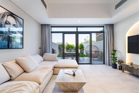 Maison de ville à Dubai, 2 chambres, 170 m², № 100351 - photo 2