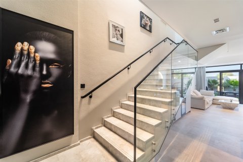 Maison de ville à Dubai, 2 chambres, 170 m², № 100351 - photo 9