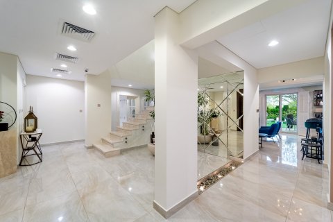 Villa à Dubai Sports City, Dubai, 5 chambres, 542 m², № 100347 - photo 7