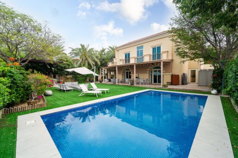 Villa à Dubai Sports City, Dubai, 5 chambres, 542 m², № 100347