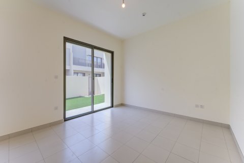 Villa in Dubai South (Dubai World Central), Dubai 3 bedrooms, 141 sq.m. № 100343 - photo 8