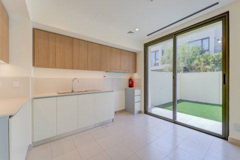 Villa in Dubai South (Dubai World Central), Dubai 3 bedrooms, 141 sq.m. № 100343 - photo 4