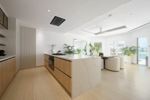 Villa en Palm Jumeirah, Dubai, 5 dormitorios, 507 m², № 100352 - foto 4