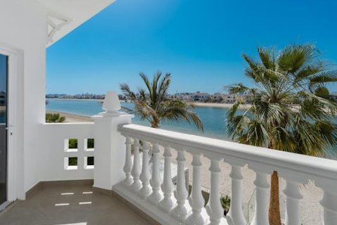 Villa en Palm Jumeirah, Dubai, 5 dormitorios, 507 m², № 100352 - foto 25