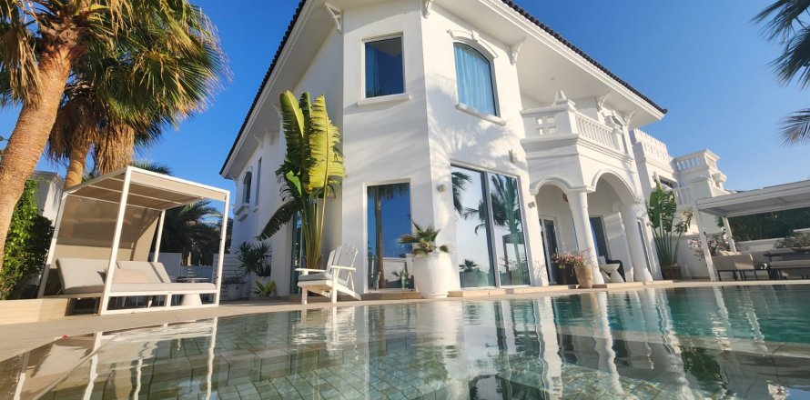 Villa en Palm Jumeirah, Dubai, 5 dormitorios, 507 m², № 100352