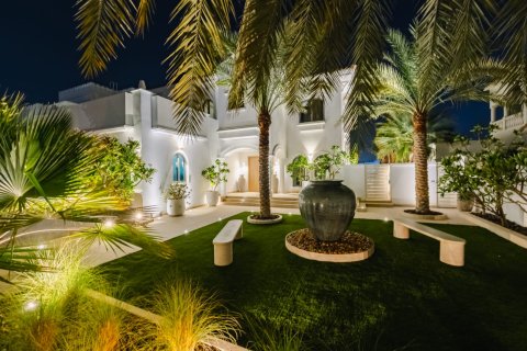 Villa en Palm Jumeirah, Dubai, 5 dormitorios, 507 m², № 100352 - foto 21