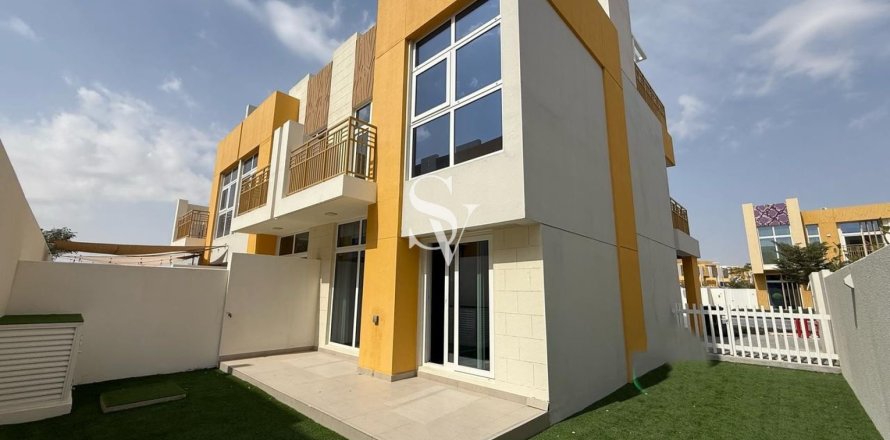 Таунхаус в DAMAC Hills (Akoya by DAMAC), Дубай, 3 спальни, 170м², № 113355