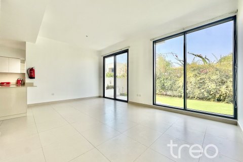 Снять в аренду виллу в Maple 3, Дубай Хилс Эстейт, Дубай: 4 спальни, 231.51м², № 119840 - фото 6