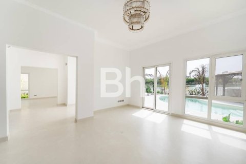 Villa in Dubai 4 bedrooms, 549 sq.m. № 57288 - photo 16