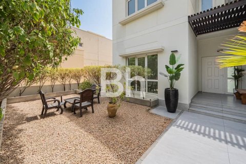 Villa in Dubai 4 bedrooms, 549 sq.m. № 57288 - photo 5