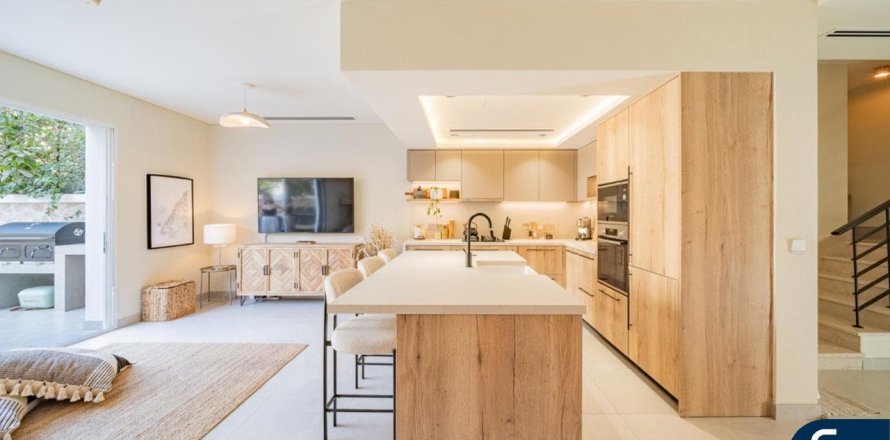 Maison de ville à District 12, Jumeirah Village Circle, Dubai, 2 chambres, 180 m², № 75109