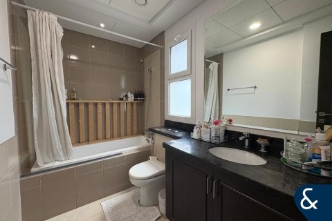 Купить виллу в Dubai Land, Дубай: 2 спальни, 137м², № 75116 - фото 13