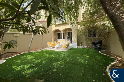 Купить виллу в Dubai Land, Дубай: 2 спальни, 137м², № 75116 - фото 2