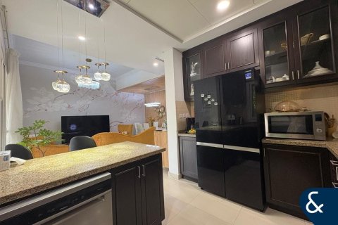 Купить виллу в Dubai Land, Дубай: 2 спальни, 137м², № 75116 - фото 5