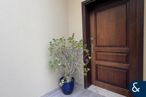 Купить виллу в Dubai Land, Дубай: 2 спальни, 137м², № 75116 - фото 10