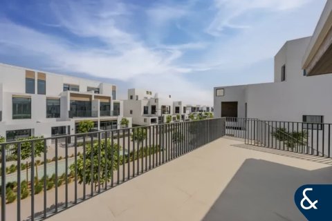 Villa in Arabian Ranches 3, Dubai 4 bedrooms, 301 sq.m. № 88696 - photo 14