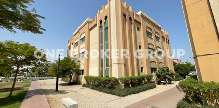 Bâtiment à Ewan Residences, Dubai Investment Park, Dubai, 854.4 m², № 1235