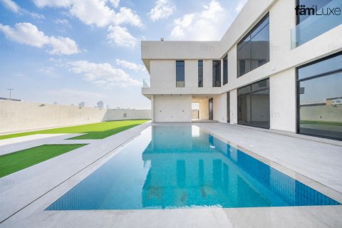 Villa in Al Barsha, Dubai 5 bedrooms, 1261.8 sq.m. № 141480 - photo 2