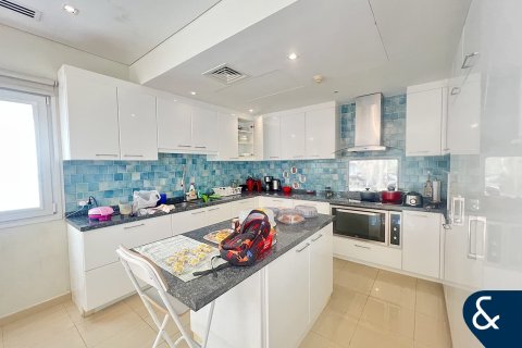 Villa in District 16, Jumeirah Village Circle, Dubai 3 bedrooms, 686 sq.m. № 98646 - photo 14