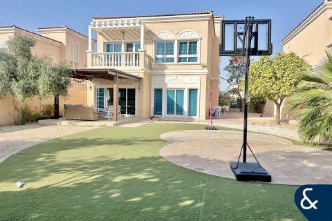 Villa in District 16, Jumeirah Village Circle, Dubai 3 bedrooms, 686 sq.m. № 98646