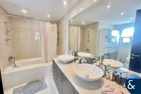 Villa in District 16, Jumeirah Village Circle, Dubai 3 bedrooms, 686 sq.m. № 98646 - photo 7