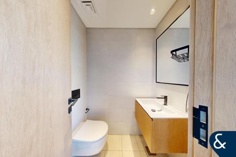 Apartment in Marquise Square Tower, Business Bay, Dubai 2 bedrooms, 142 sq.m. № 98649 - photo 7