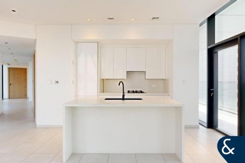 Apartment in Marquise Square Tower, Business Bay, Dubai 2 bedrooms, 142 sq.m. № 98649 - photo 4