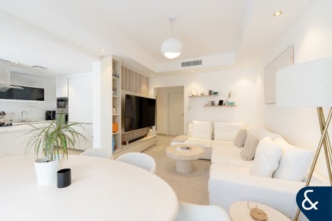 Villa en The Springs, Dubai, 2 dormitorios, 157 m², № 98648