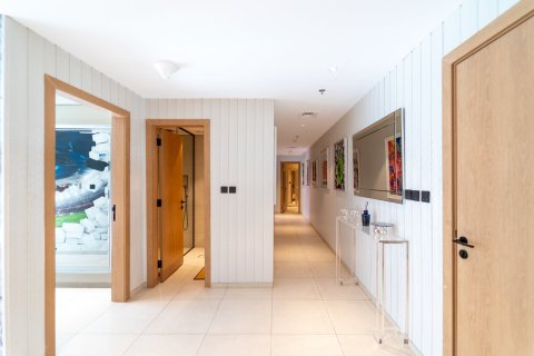 Apartment in BEVERLY RESIDENCE in Jumeirah Village Circle, Dubai 4 bedrooms, 170 sq.m. № 97332 - photo 7