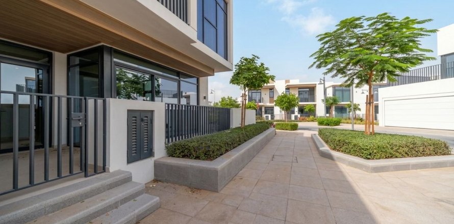 Townhouse in Dubai 4 bedrooms, 170.3 sq.m. № 118308