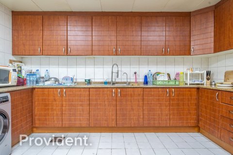 Купить квартиру в Джумейра Лейк Тауэрс, Дубай: 3 спальни, 201.2м², № 1891 - фото 4