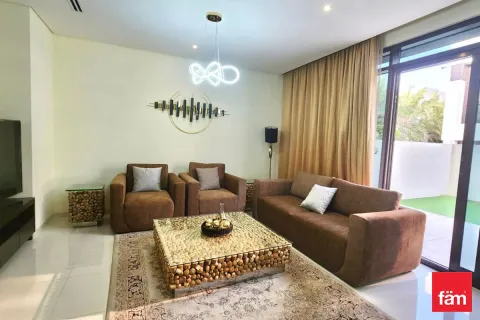 Снять в аренду таунхаус в Дубае: 3 спальни, 326.7м², № 89367 - фото 2