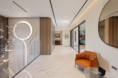 Duplex in Dubai 6 bedrooms, 929 sq.m. № 102281 - photo 17