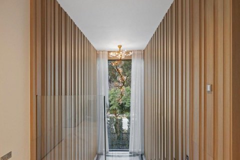 Duplex in Dubai 6 bedrooms, 929 sq.m. № 102281 - photo 16