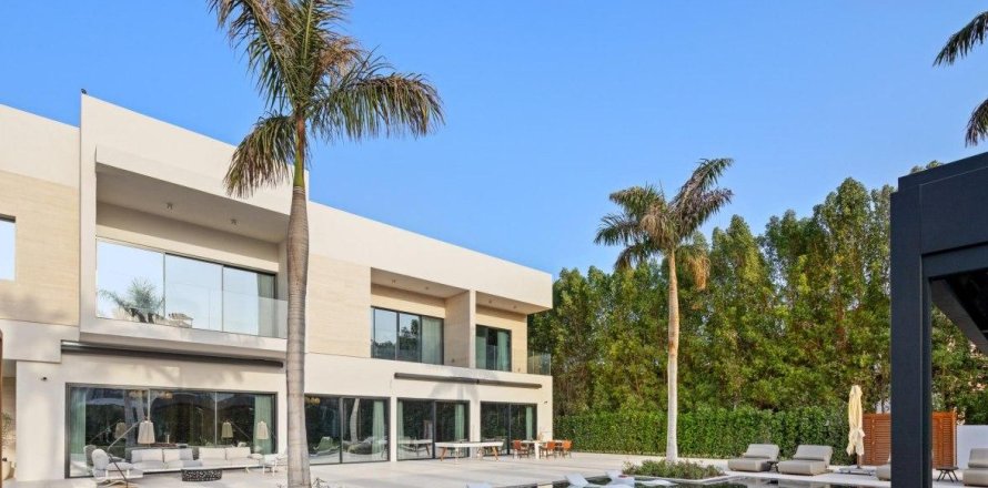 Duplex in Dubai 6 bedrooms, 929 sq.m. № 102281