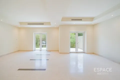 Adosado en Al Furjan, Dubai, 3 dormitorios, 301 m², № 122269