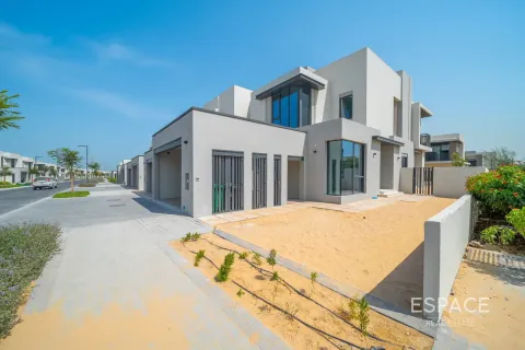 Adosado en Jebel Ali, Dubai, 4 dormitorios, 286 m², № 122264