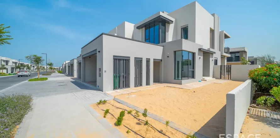 Adosado en Jebel Ali, Dubai, 4 dormitorios, 286 m², № 122264