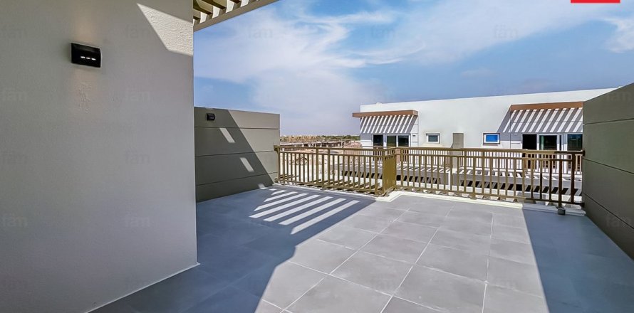 Villa en Dubai, 3 dormitorios, 170.2 m², № 77668