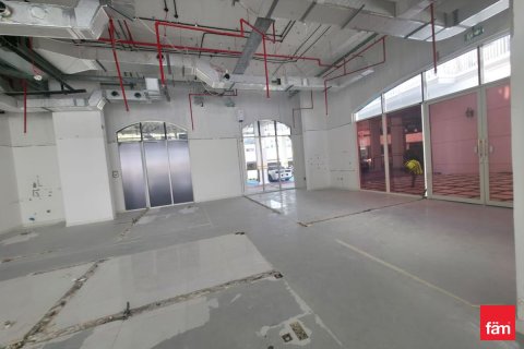 Tienda en Dubai, 119.8 m², № 77669 - foto 2