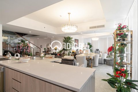 Apartment in Dubai Marina, Dubai 4 bedrooms, 352.01 sq.m. № 122027 - photo 11