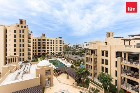 Apartment in Umm Suqeim, Dubai 2 bedrooms, 125.6 sq.m. № 114224 - photo 28