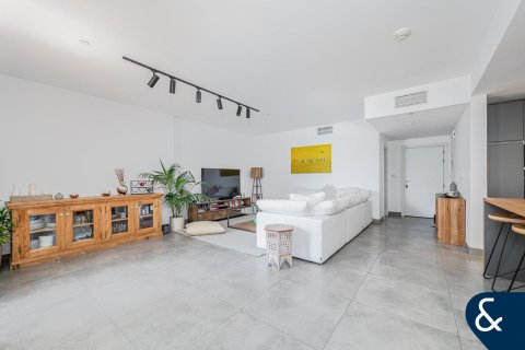 Appartement à Jumeirah Beach Residence, Dubai, 1 chambre, 102 m², № 75548 - photo 1