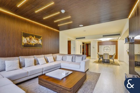 Apartment in Downtown Dubai (Downtown Burj Dubai), Dubai 2 bedrooms, 152 sq.m. № 75549 - photo 1