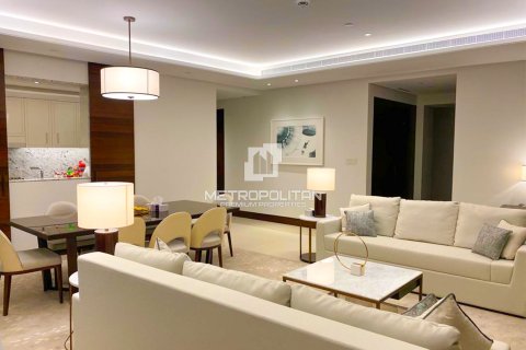 Снять в аренду квартиру в The Address Sky View Towers, Даунтаун Дубай (Даунтаун Бурдж Дубай), Дубай: 3 спальни, 188м², № 14754 - фото 1