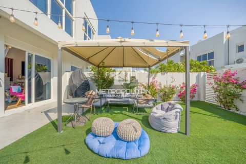 Townhouse in Arabella Townhouses, Mudon, Dubai 3 bedrooms, 180 sq.m. № 14748 - photo 2