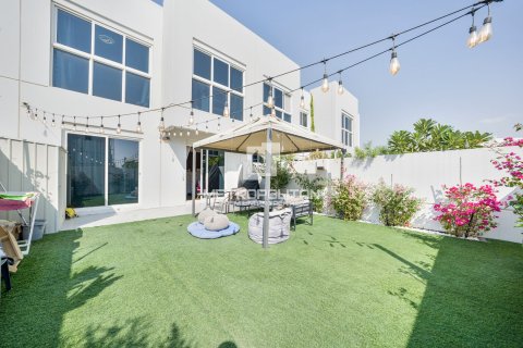Townhouse in Arabella Townhouses, Mudon, Dubai 3 bedrooms, 180 sq.m. № 14748 - photo 1