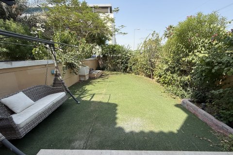 Townhouse in Jumeirah Village Triangle, Dubai 1 bedroom, 170 sq.m. № 120454 - photo 2