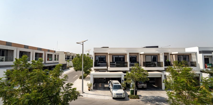 Townhouse in Dubai 4 bedrooms, 323 sq.m. № 120459
