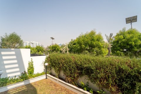 Townhouse in Dubai 4 bedrooms, 323 sq.m. № 120459 - photo 3
